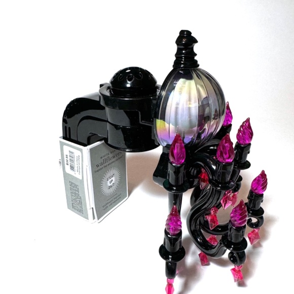 EYEBALL Chandelier Wallflowers Nightlight Plug - Picture 7 of 8